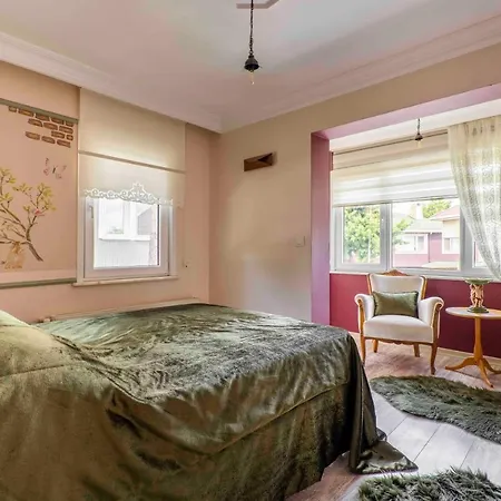 Estelle's Luxury House فندق بيوكجكمجة