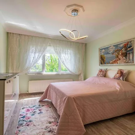 Estelle's Luxury House فندق