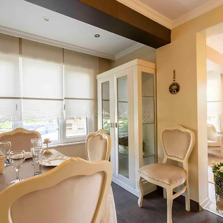 فندق Estelle's Luxury House بيوكجكمجة