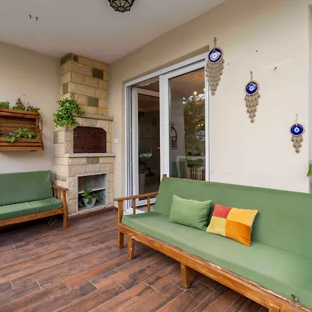 Estelle's Luxury House فندق بيوكجكمجة