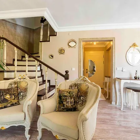 فندق Estelle's Luxury House 4*