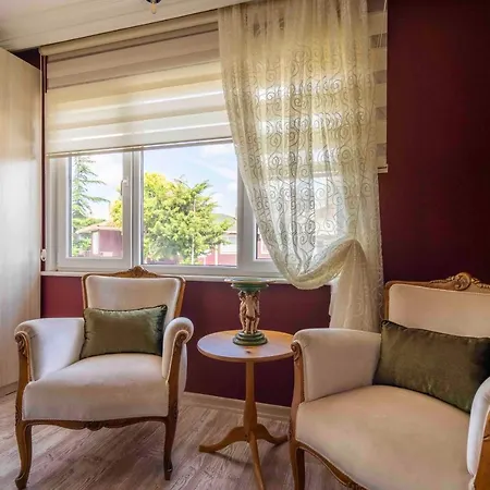 Estelle's Luxury House فندق بيوكجكمجة
