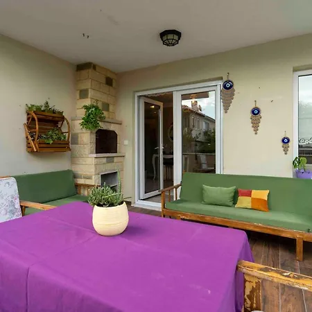 Estelle's Luxury House فندق بيوكجكمجة