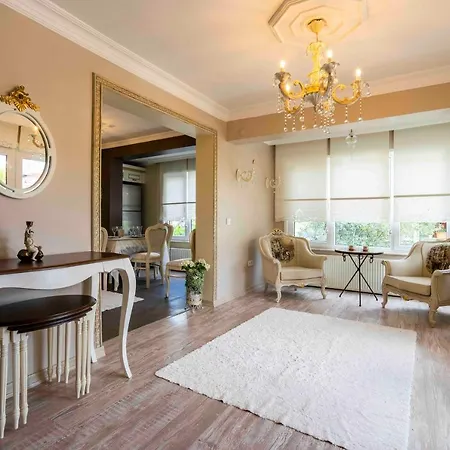 Estelle's Luxury House فندق